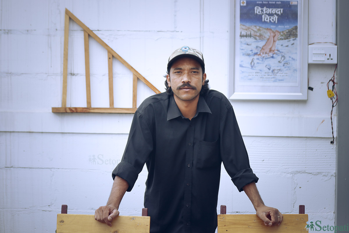 रंगकर्मी तथा अभिनेता गोविन्द सुनार। तस्बिरः नवीनबाबु गुरूङ/सेतोपाटी